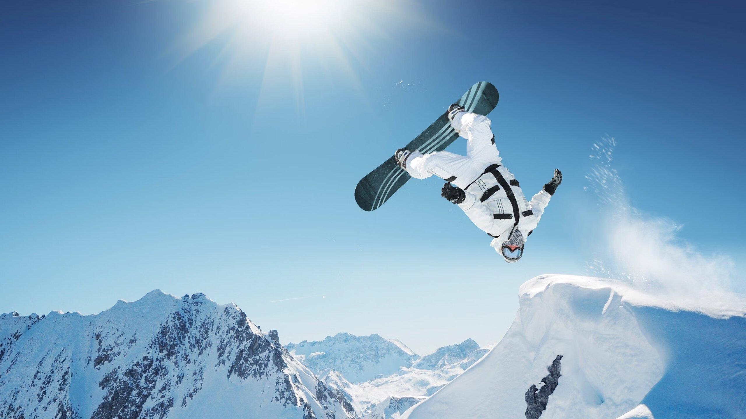 【HOT推特】科比携爱妻助阵超级碗 库里现场惨遭嘘