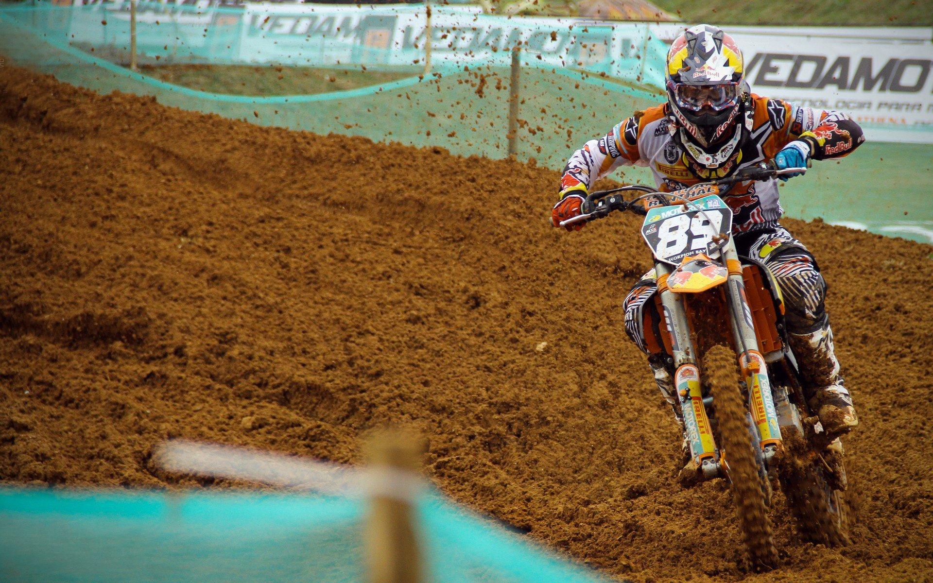 好尴尬呀!西蒙斯归队却成76人队最熟悉的陌生人